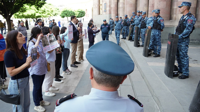 Полиция в Ереване задержала почти 90 выступающих против делимитации